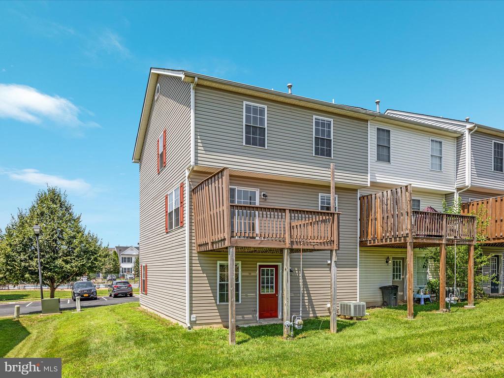 111 LIGHTHOUSE LANE