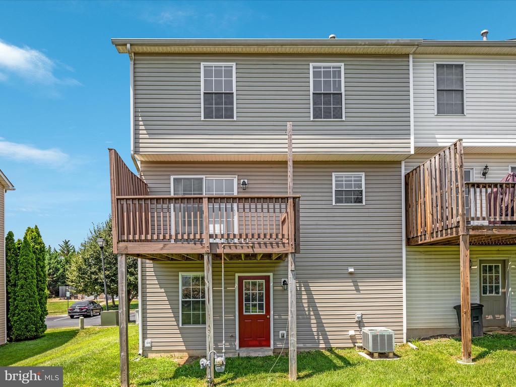 111 LIGHTHOUSE LANE