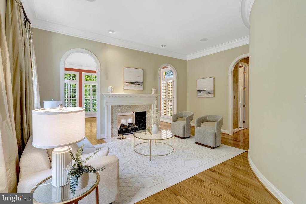7811 CROWNHURST COURT