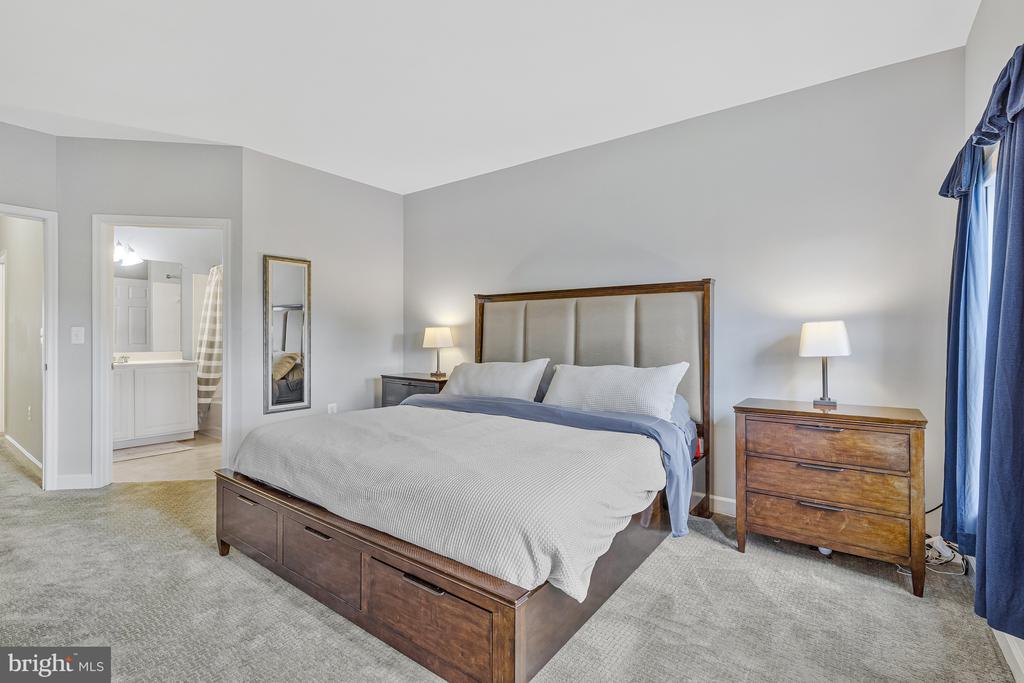 22773 FOUNTAIN GROVE SQUARE