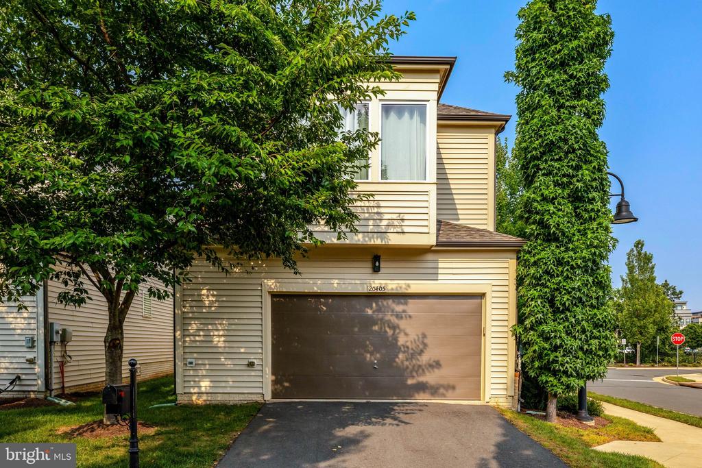 20405 SAVIN HILL DRIVE
