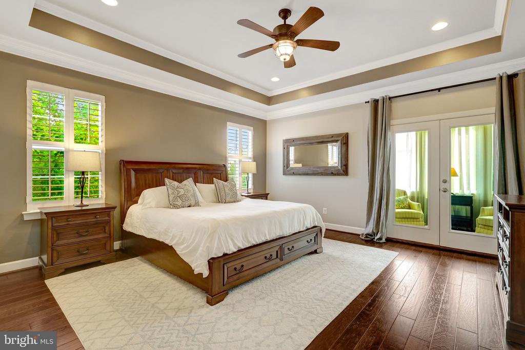 20405 SAVIN HILL DRIVE