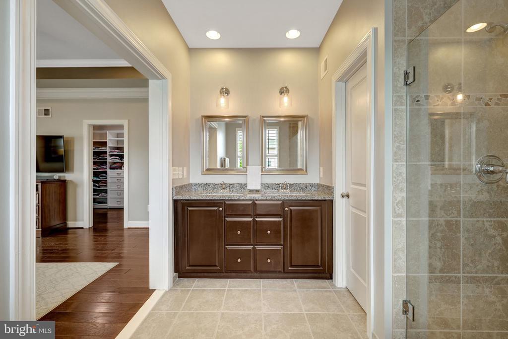 20405 SAVIN HILL DRIVE