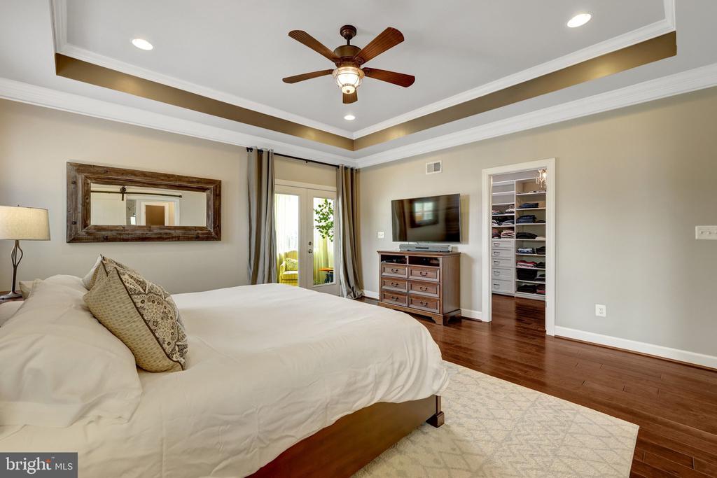20405 SAVIN HILL DRIVE