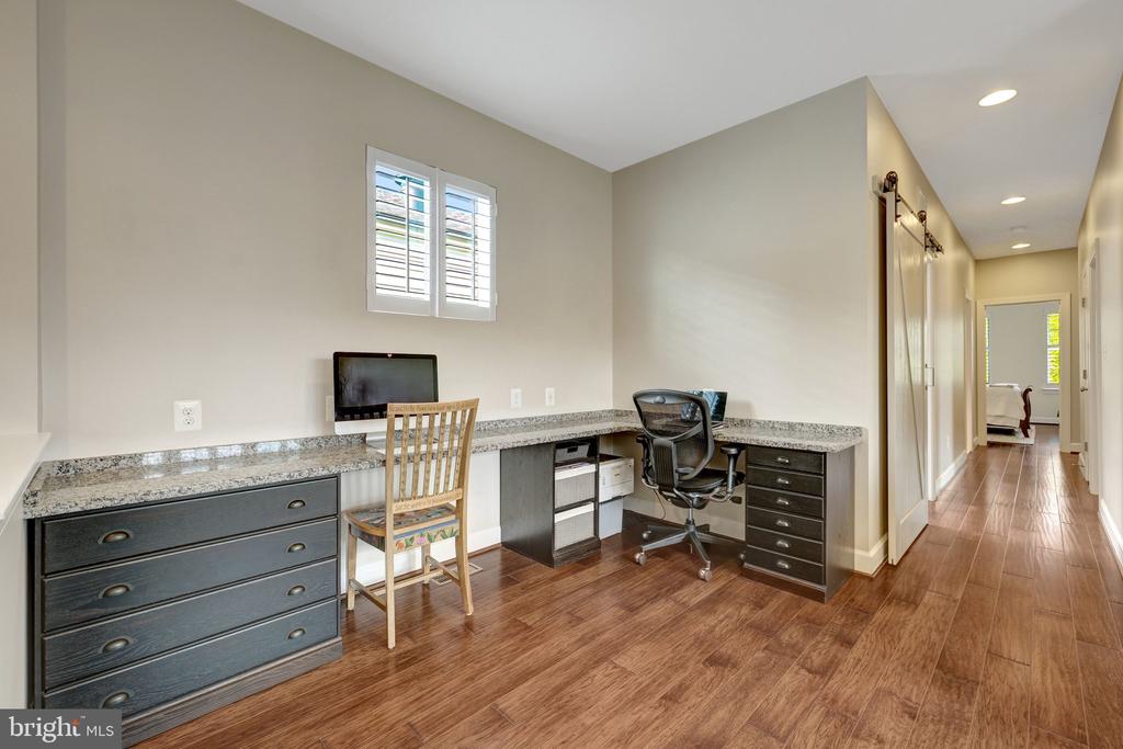 20405 SAVIN HILL DRIVE