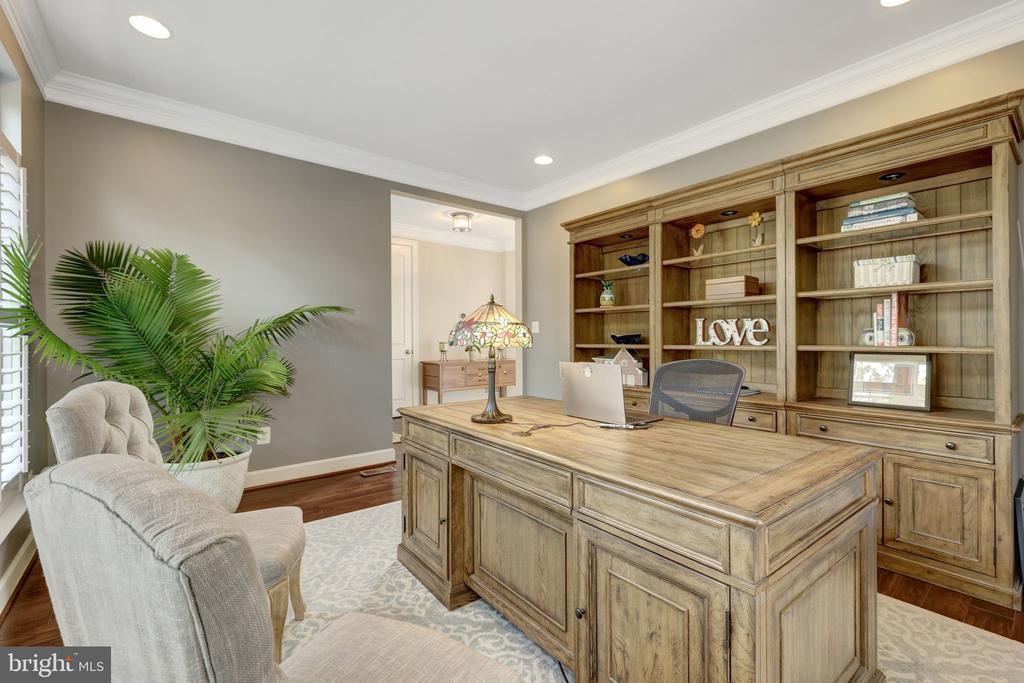20405 SAVIN HILL DRIVE