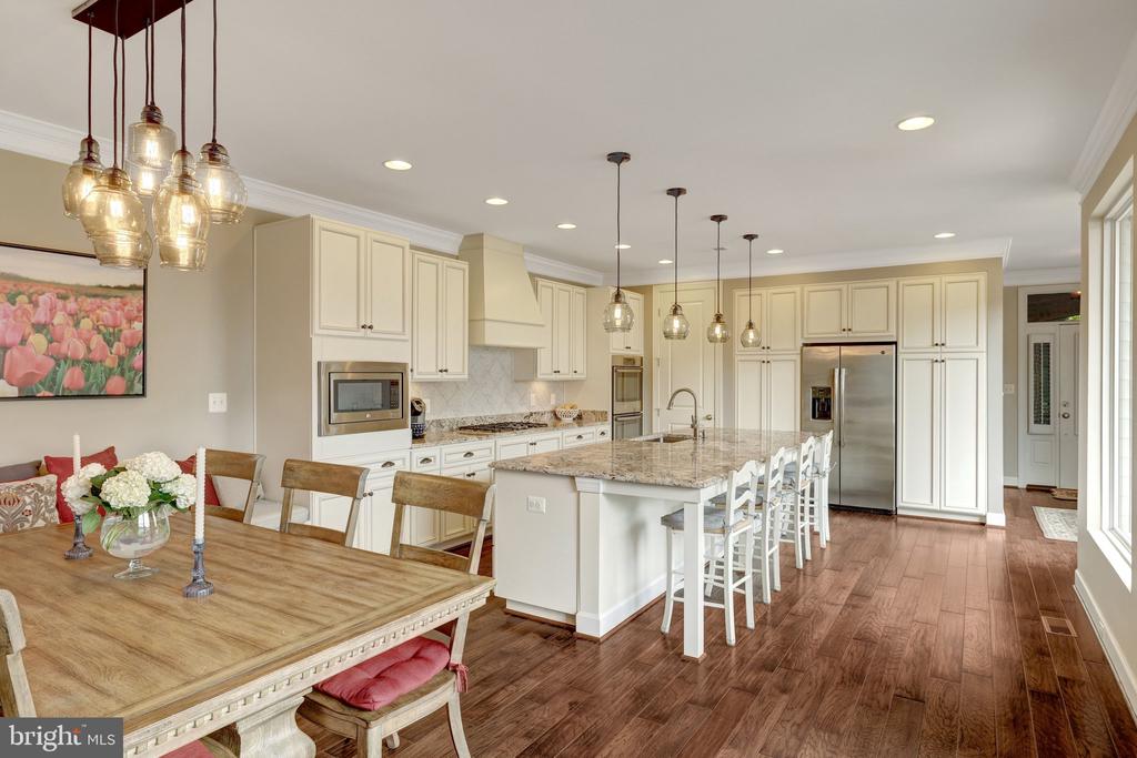20405 SAVIN HILL DRIVE