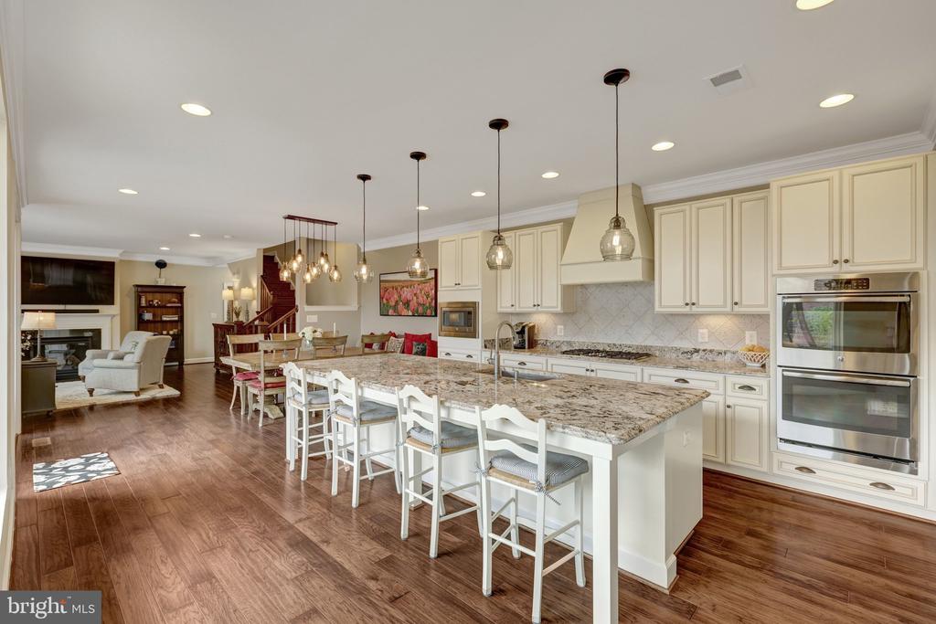 20405 SAVIN HILL DRIVE