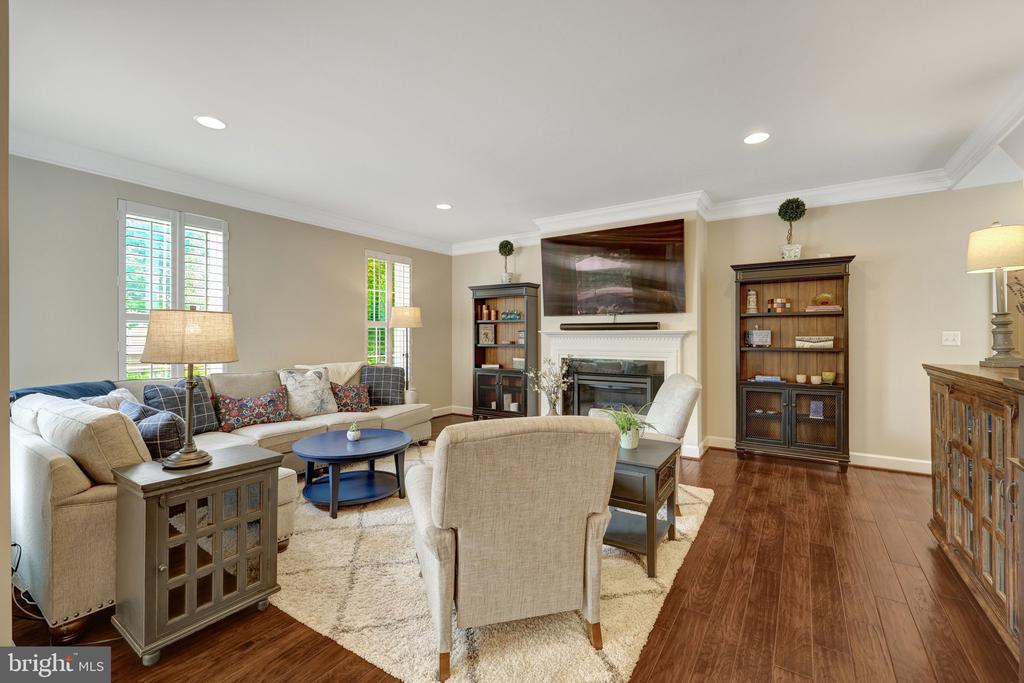 20405 SAVIN HILL DRIVE