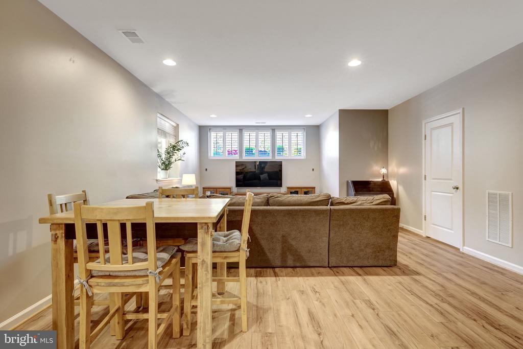 20405 SAVIN HILL DRIVE
