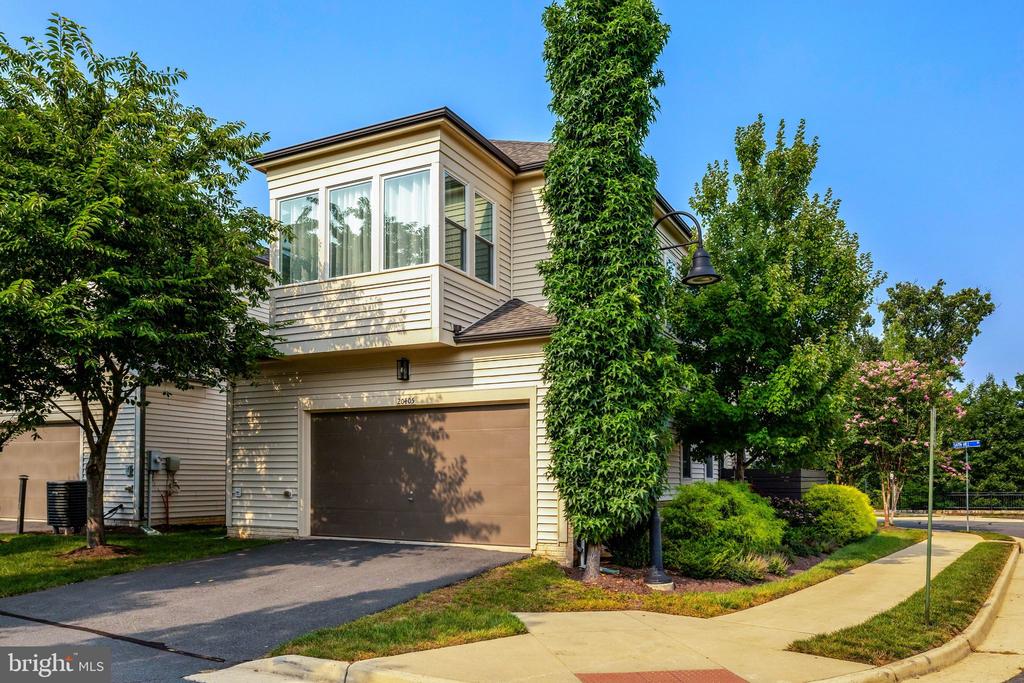 20405 SAVIN HILL DRIVE