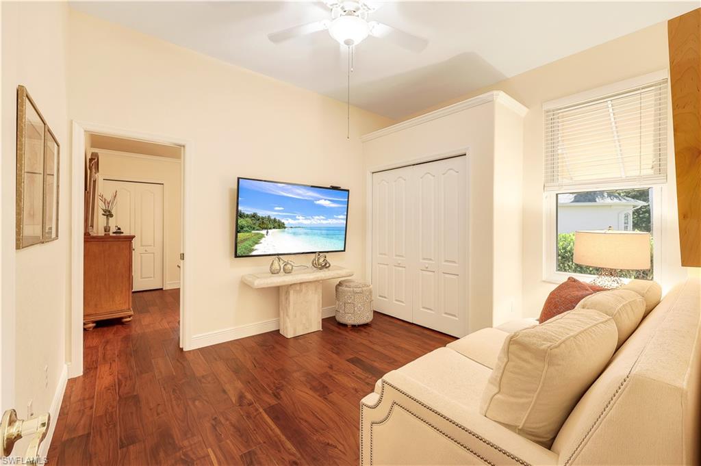 7281 Hendry Creek DR