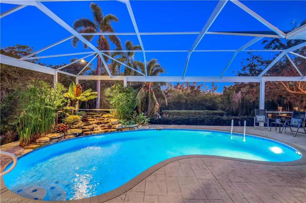 7281 Hendry Creek DR