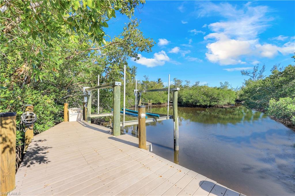 7281 Hendry Creek DR