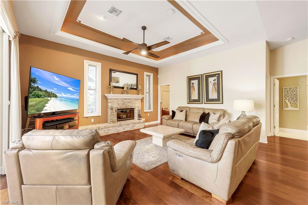 7281 Hendry Creek DR