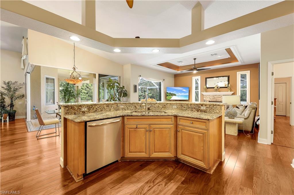 7281 Hendry Creek DR