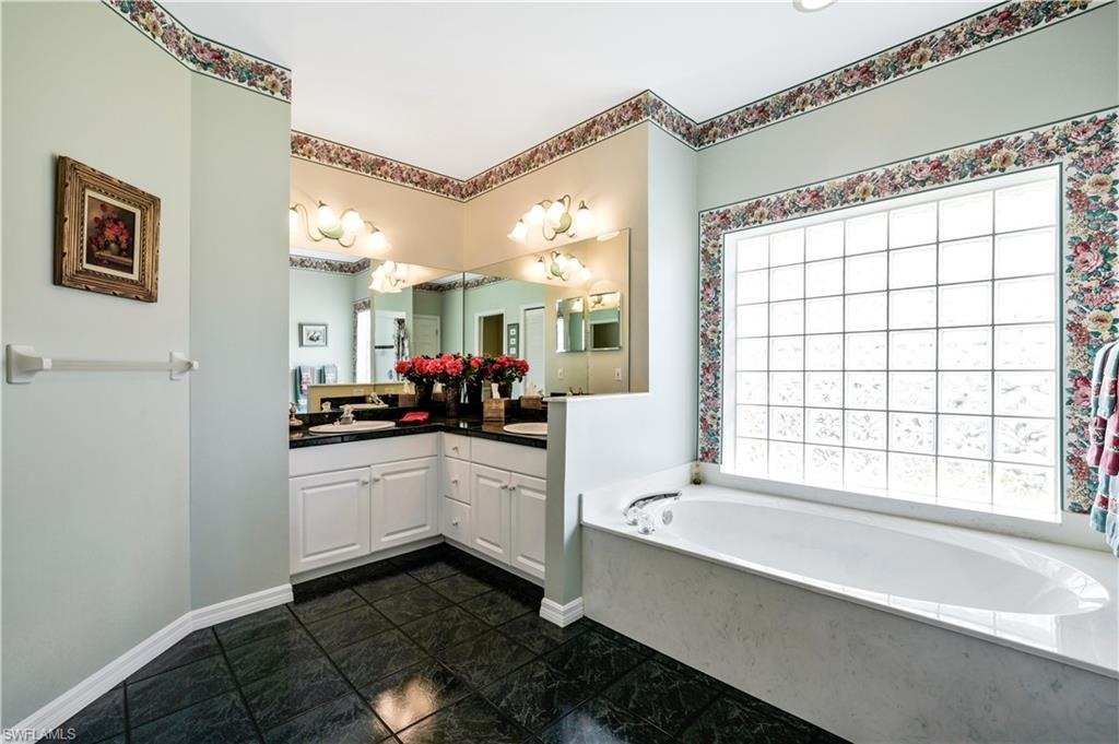 5561 Harborage DR