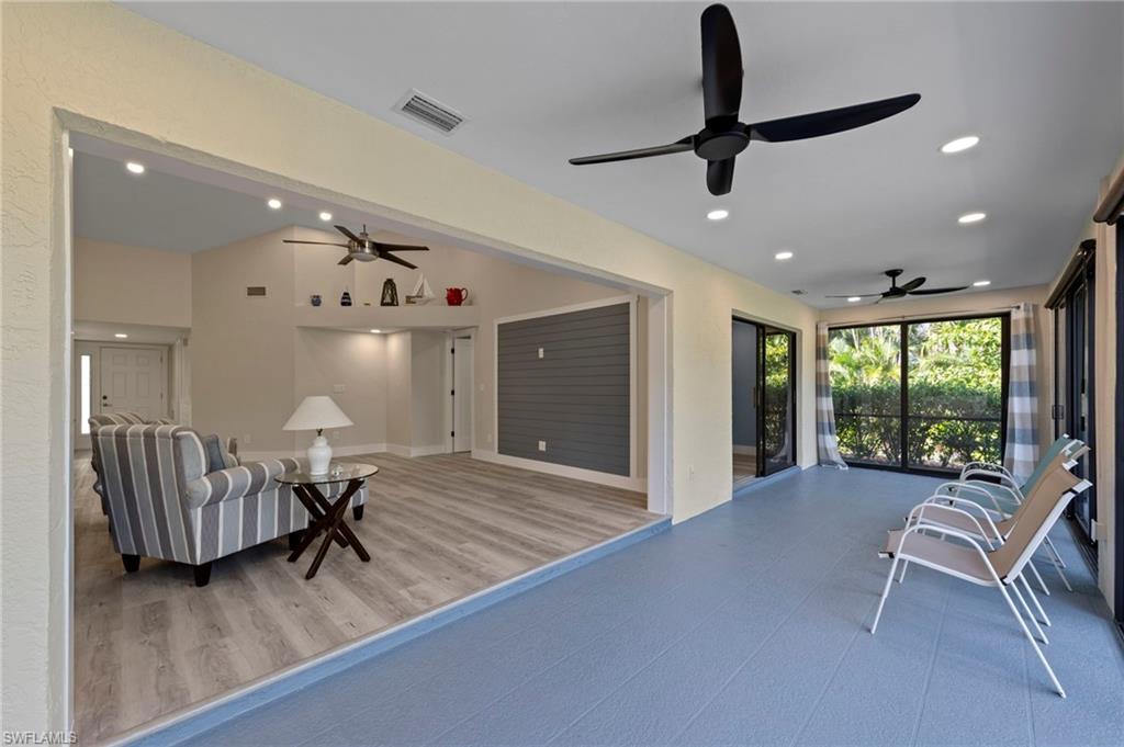 6114 Forest Villas CIR