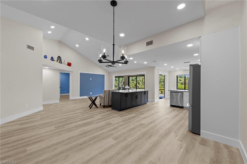 6114 Forest Villas CIR