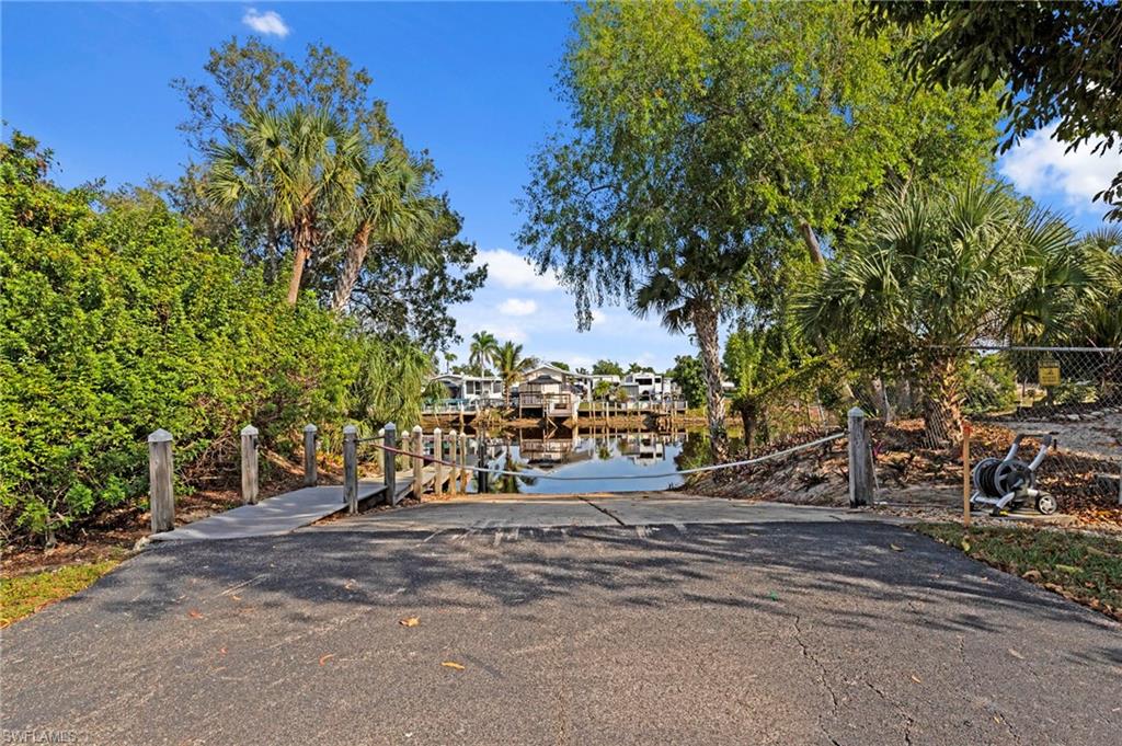 6114 Forest Villas CIR