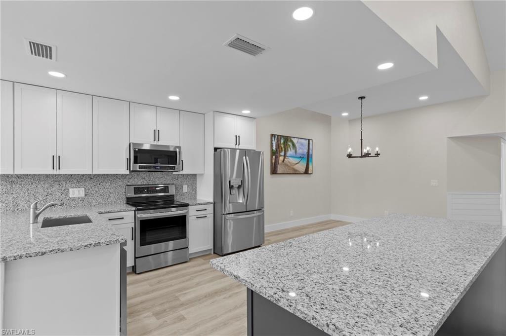 6114 Forest Villas CIR