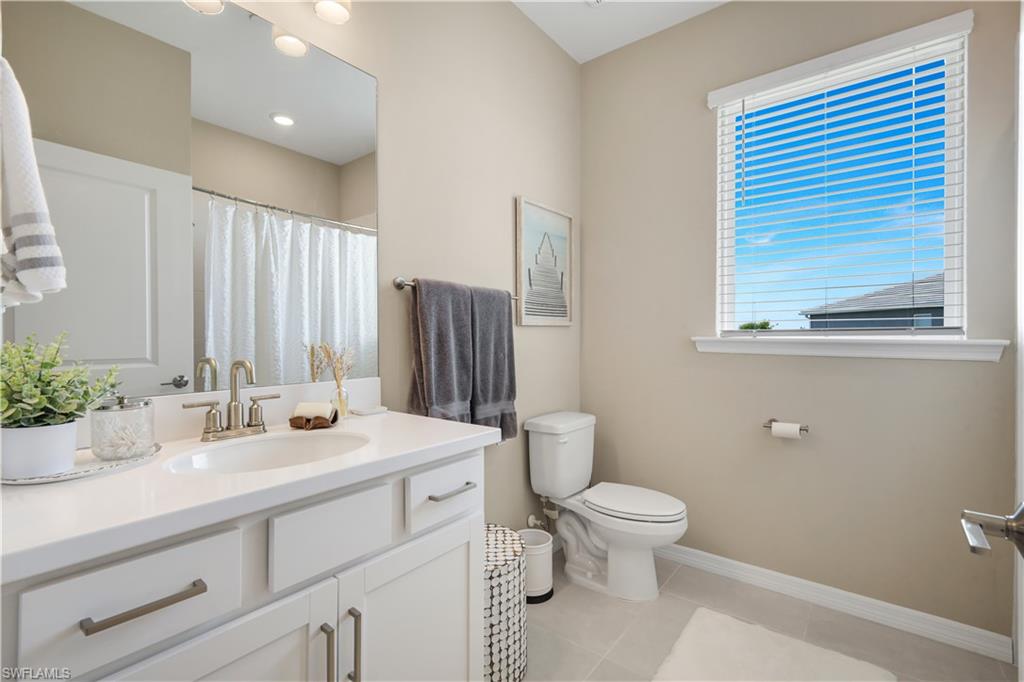 11811 Venetian Lagoon DR 204