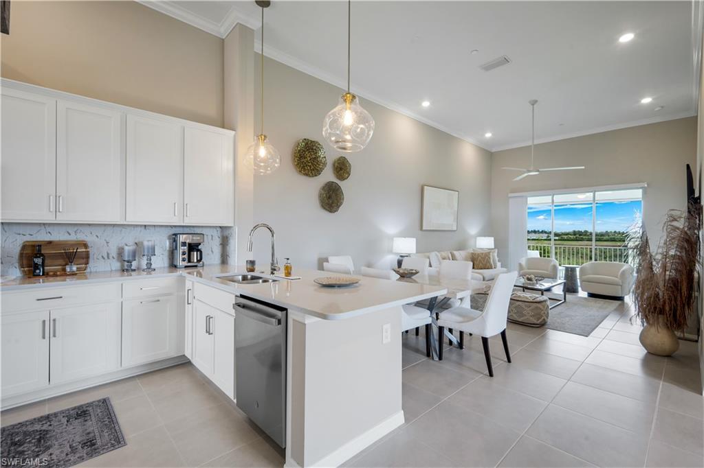 11811 Venetian Lagoon DR 204