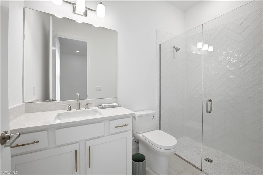 11913 Raggio DR