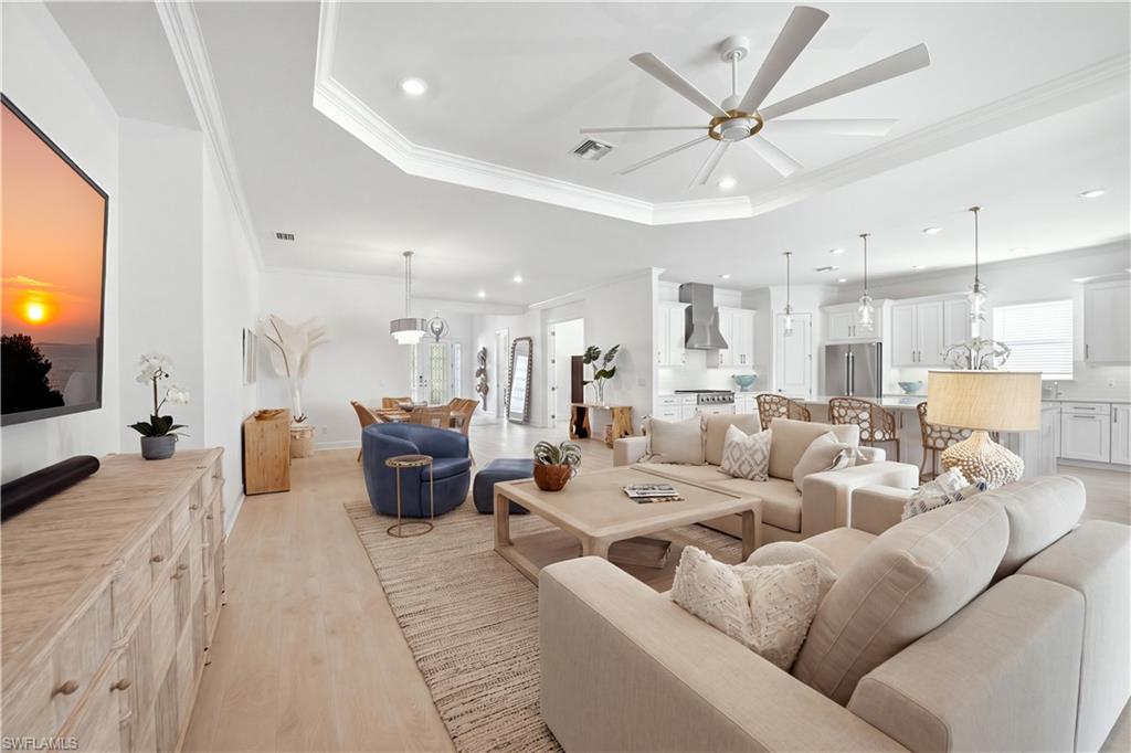 11913 Raggio DR