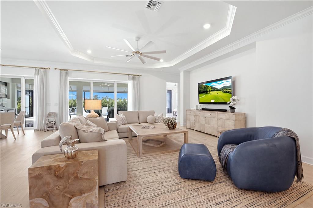 11913 Raggio DR