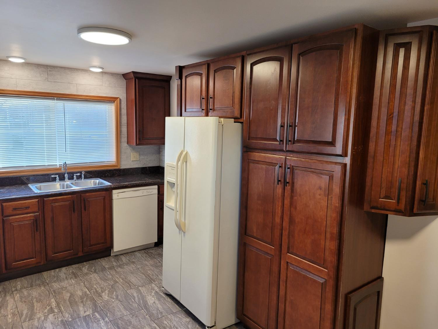515 W 10th Street