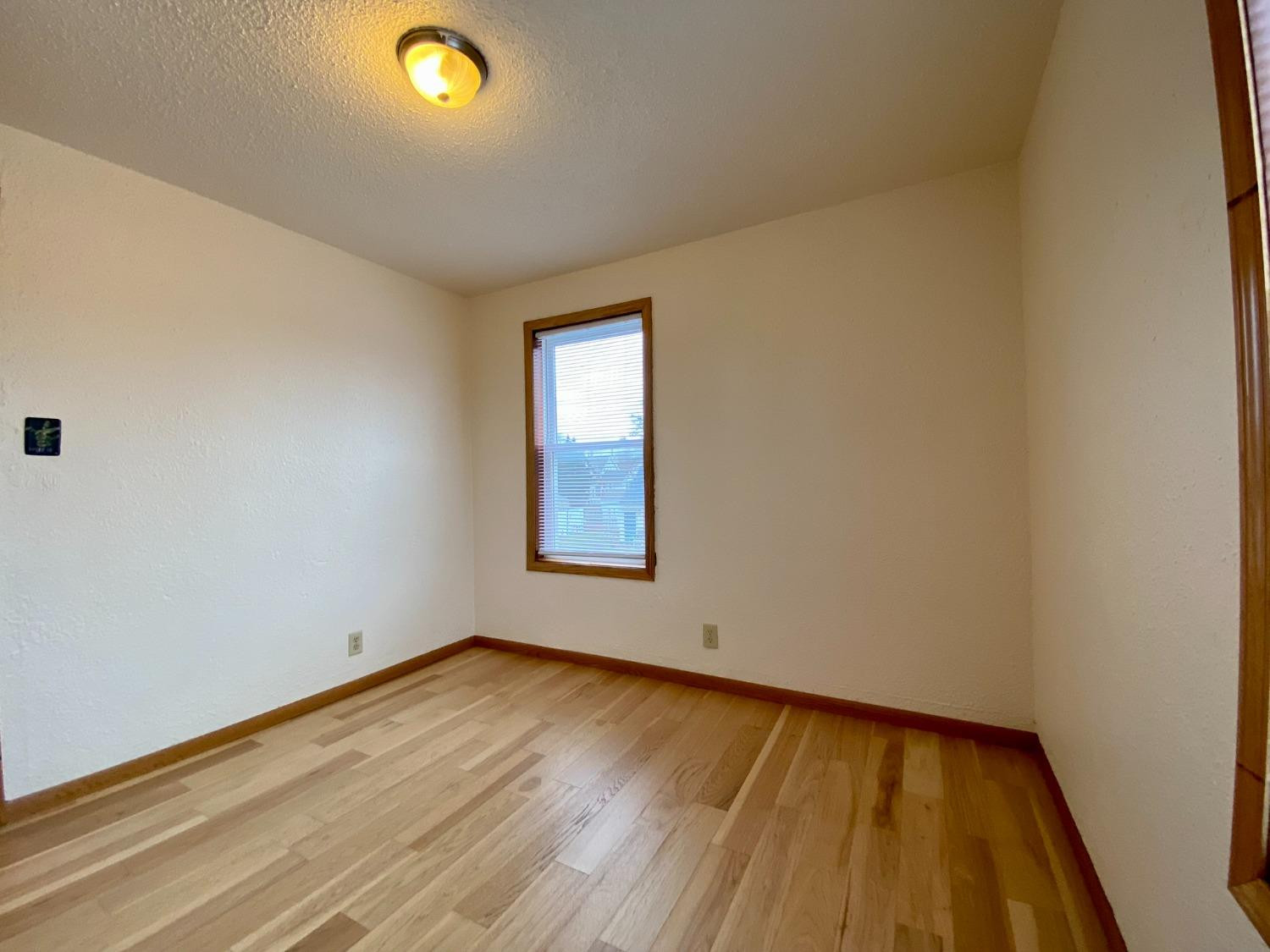 515 W 10th Street