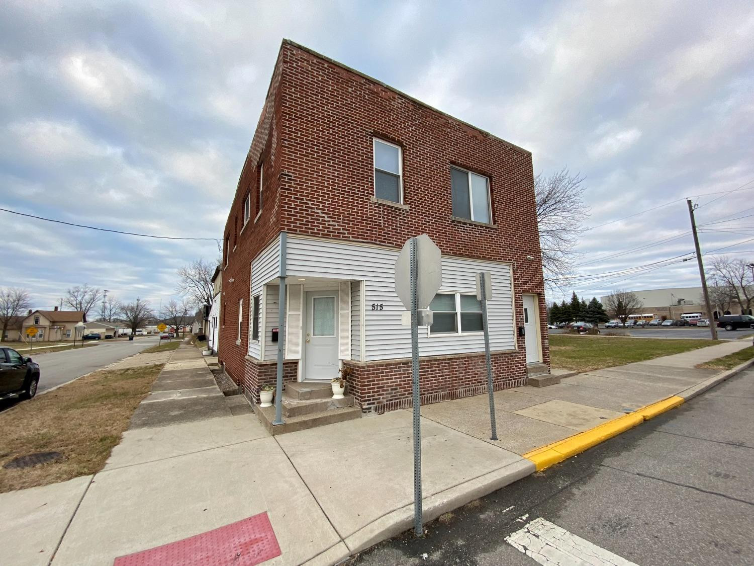 515 W 10th Street