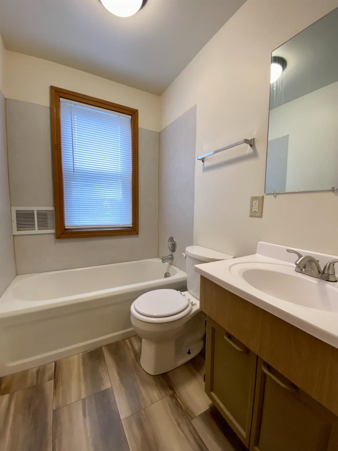 515 W 10th Street