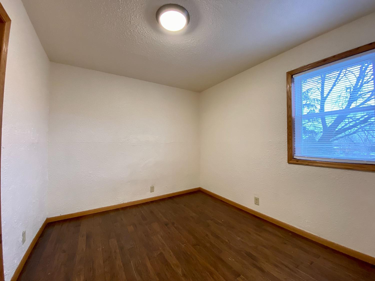 515 W 10th Street