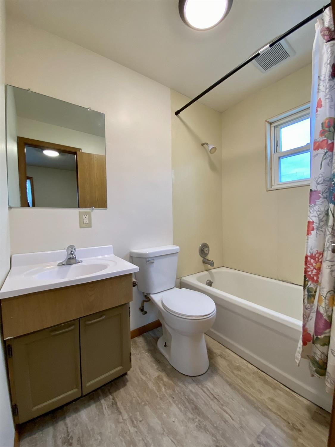 515 W 10th Street