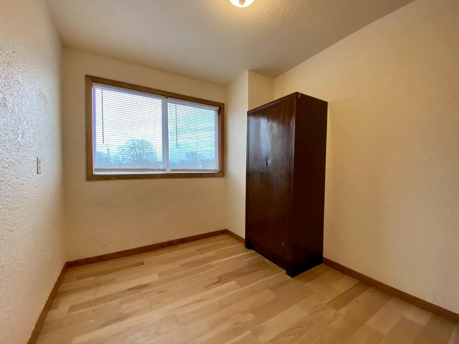 515 W 10th Street
