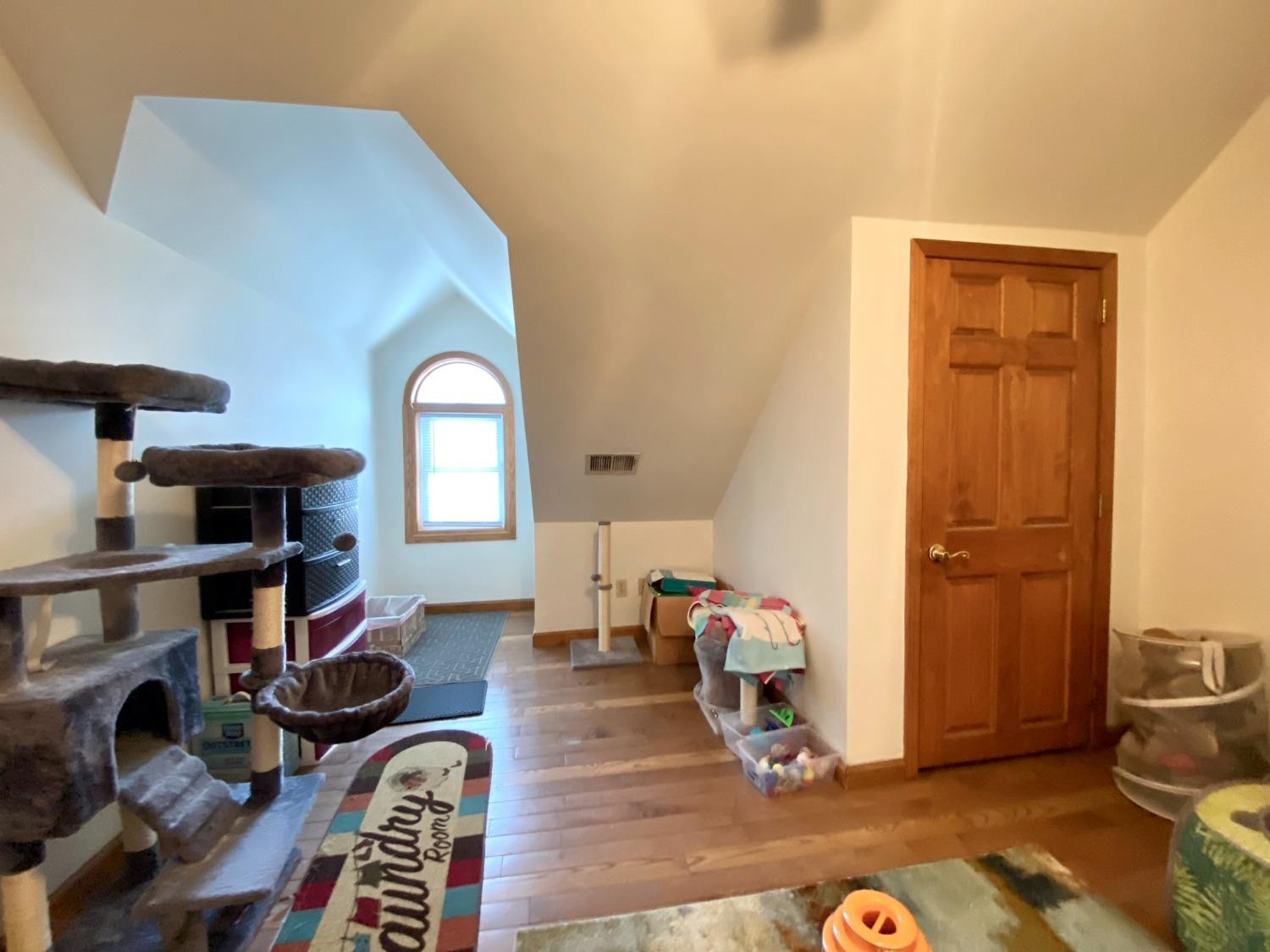 324 E 10th Street
