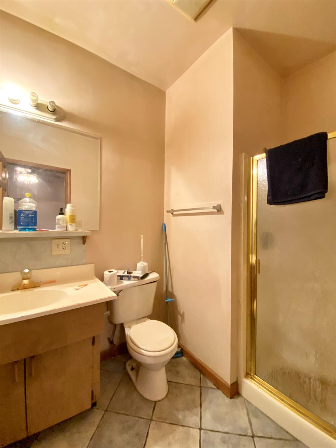 324 E 10th Street