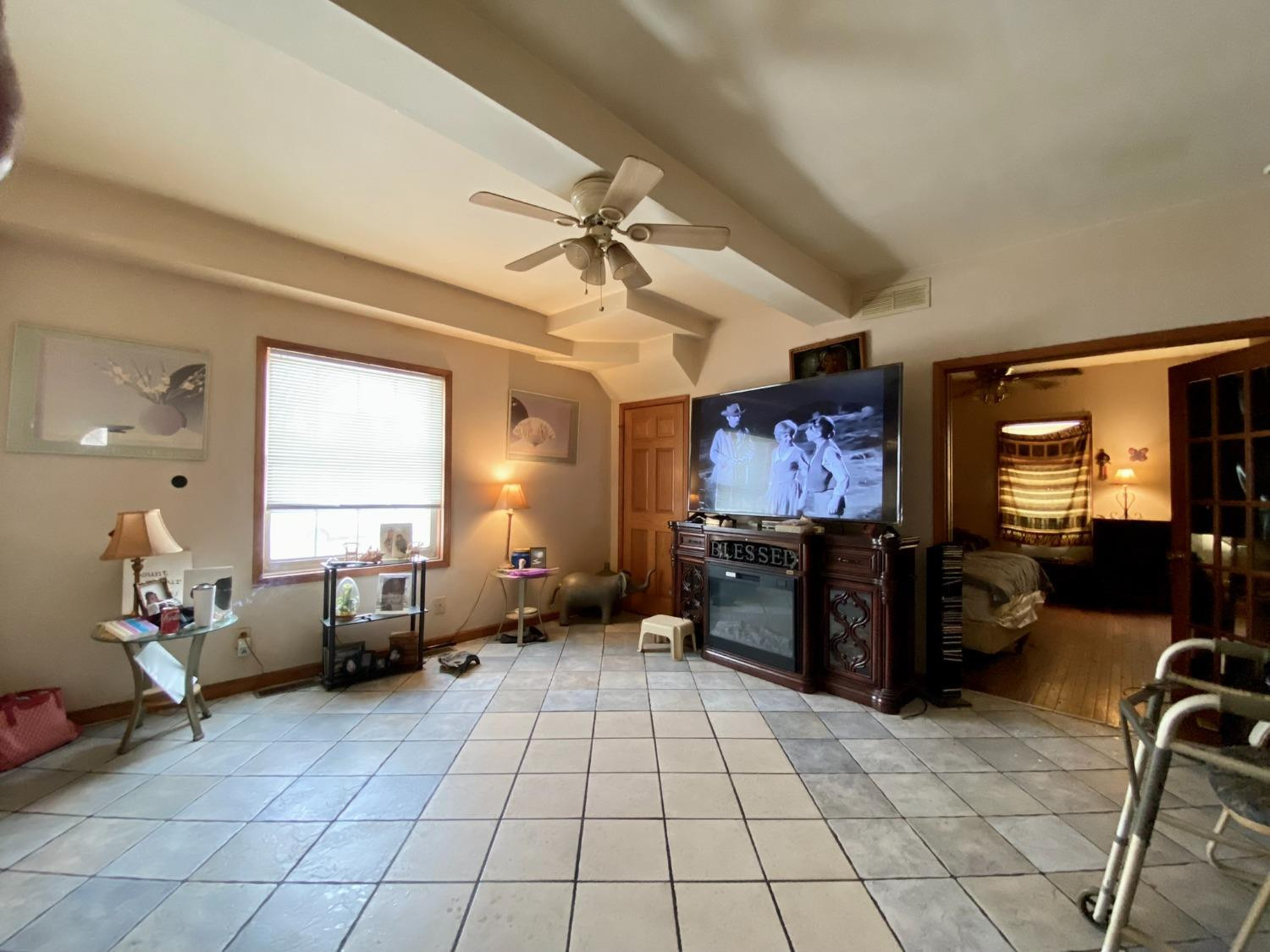 324 E 10th Street