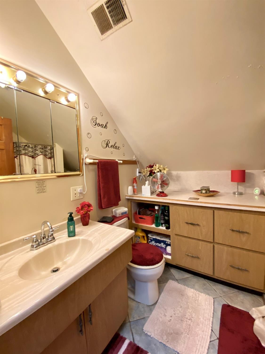 324 E 10th Street