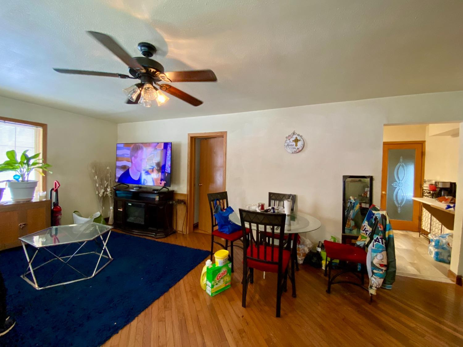 324 E 10th Street