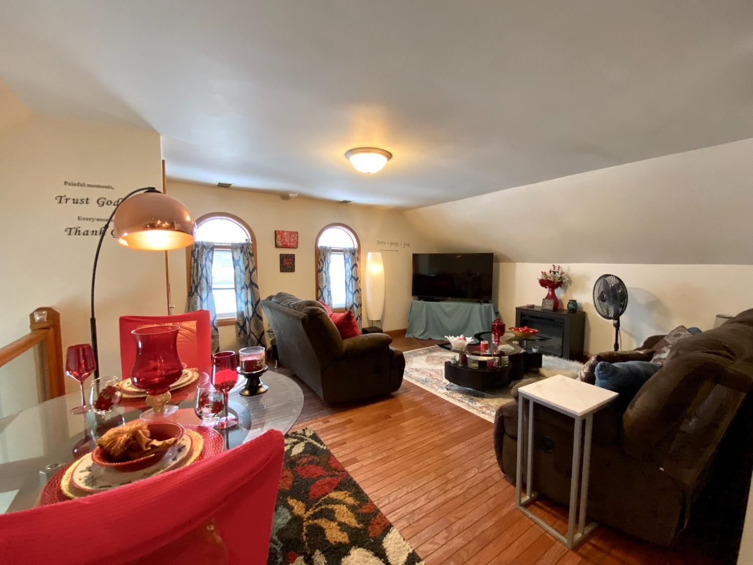 324 E 10th Street