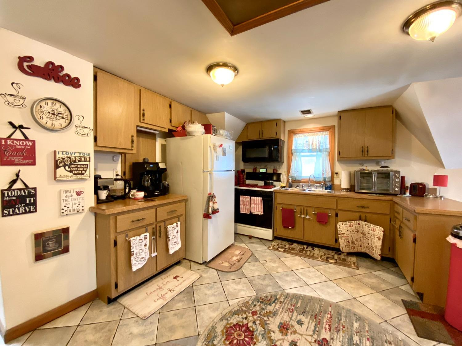 324 E 10th Street