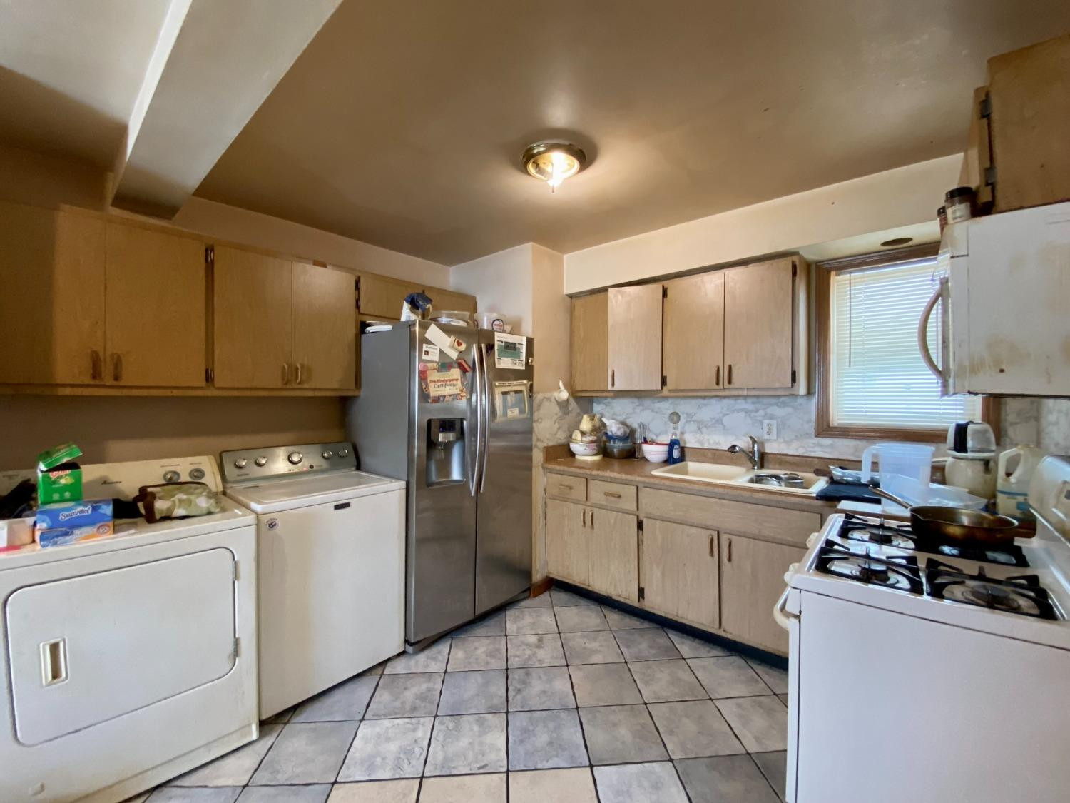 324 E 10th Street