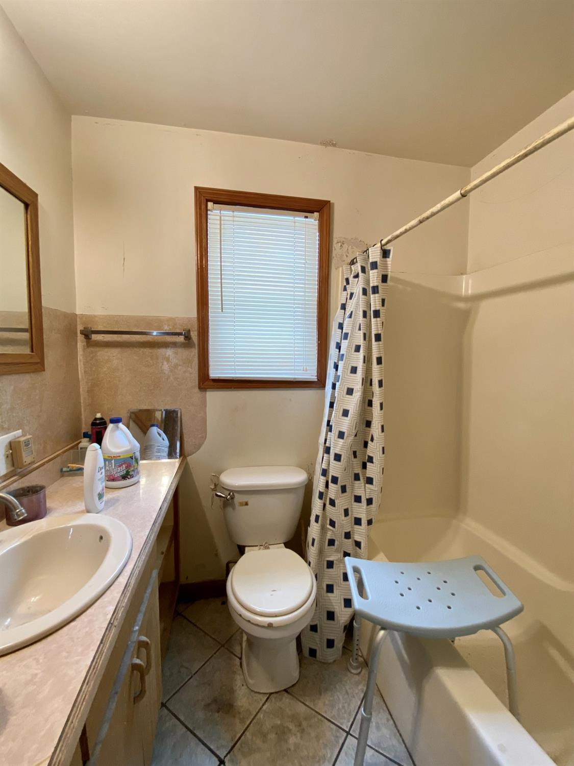 324 E 10th Street