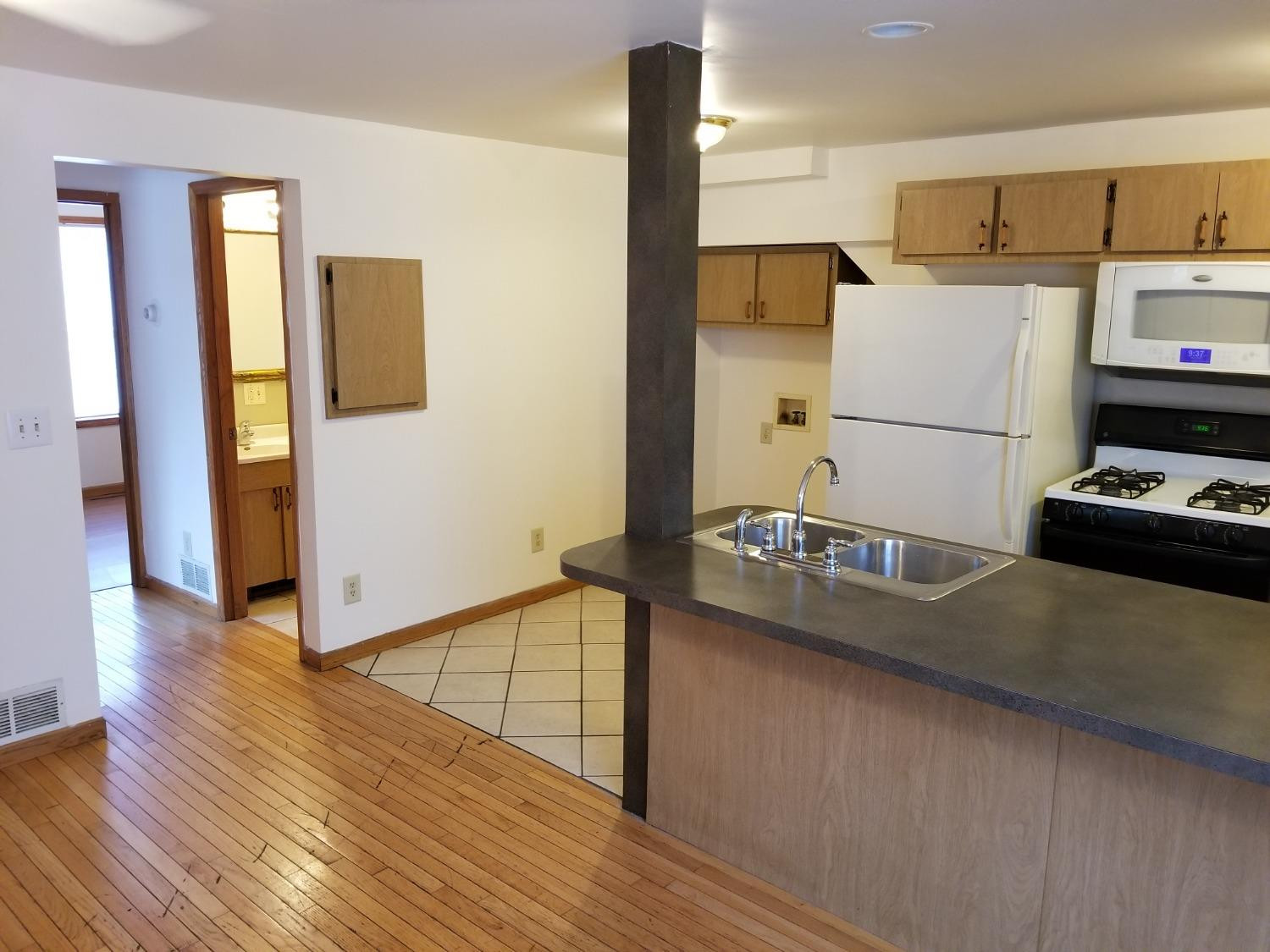413 E 10th Street