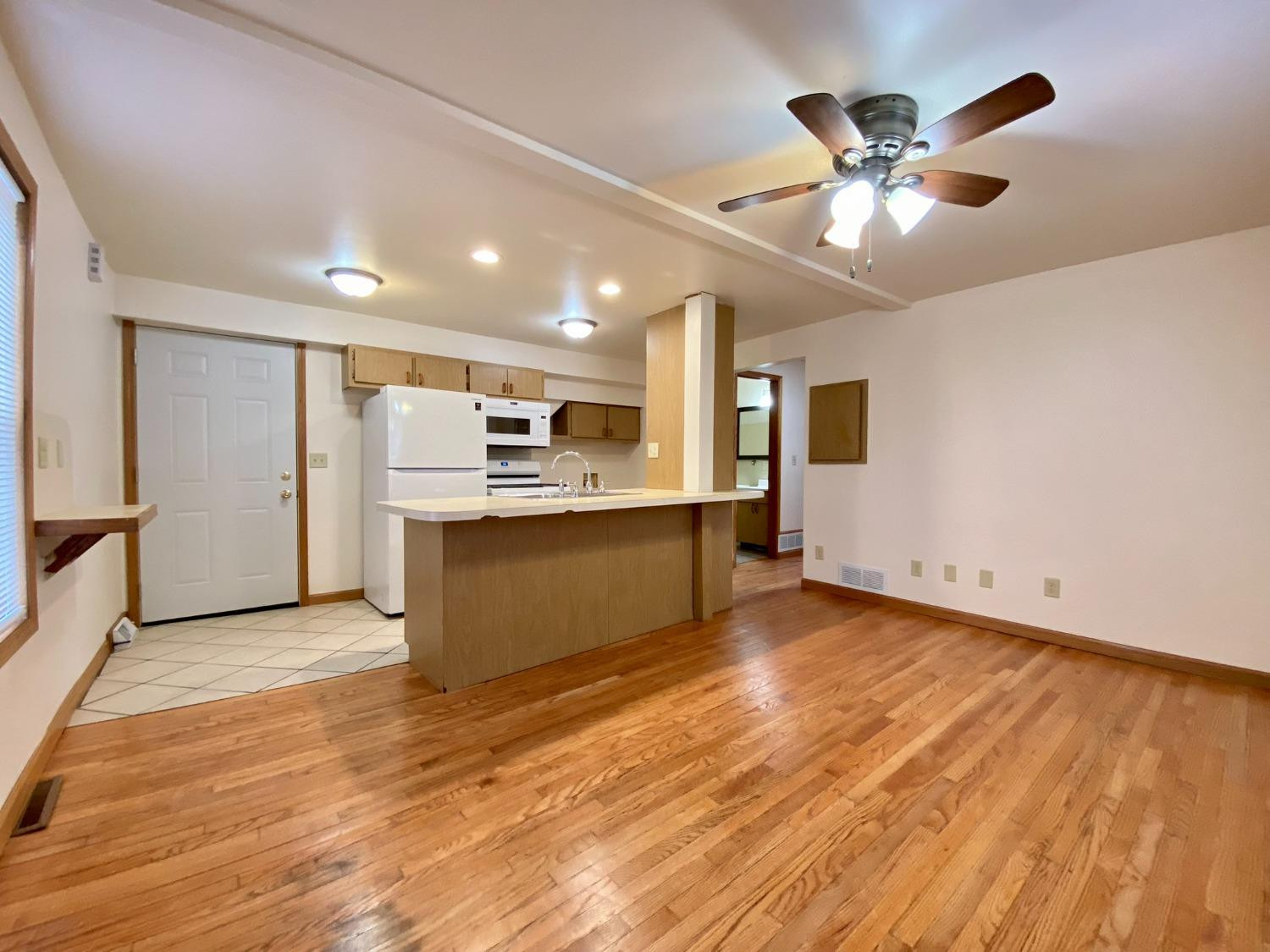 413 E 10th Street
