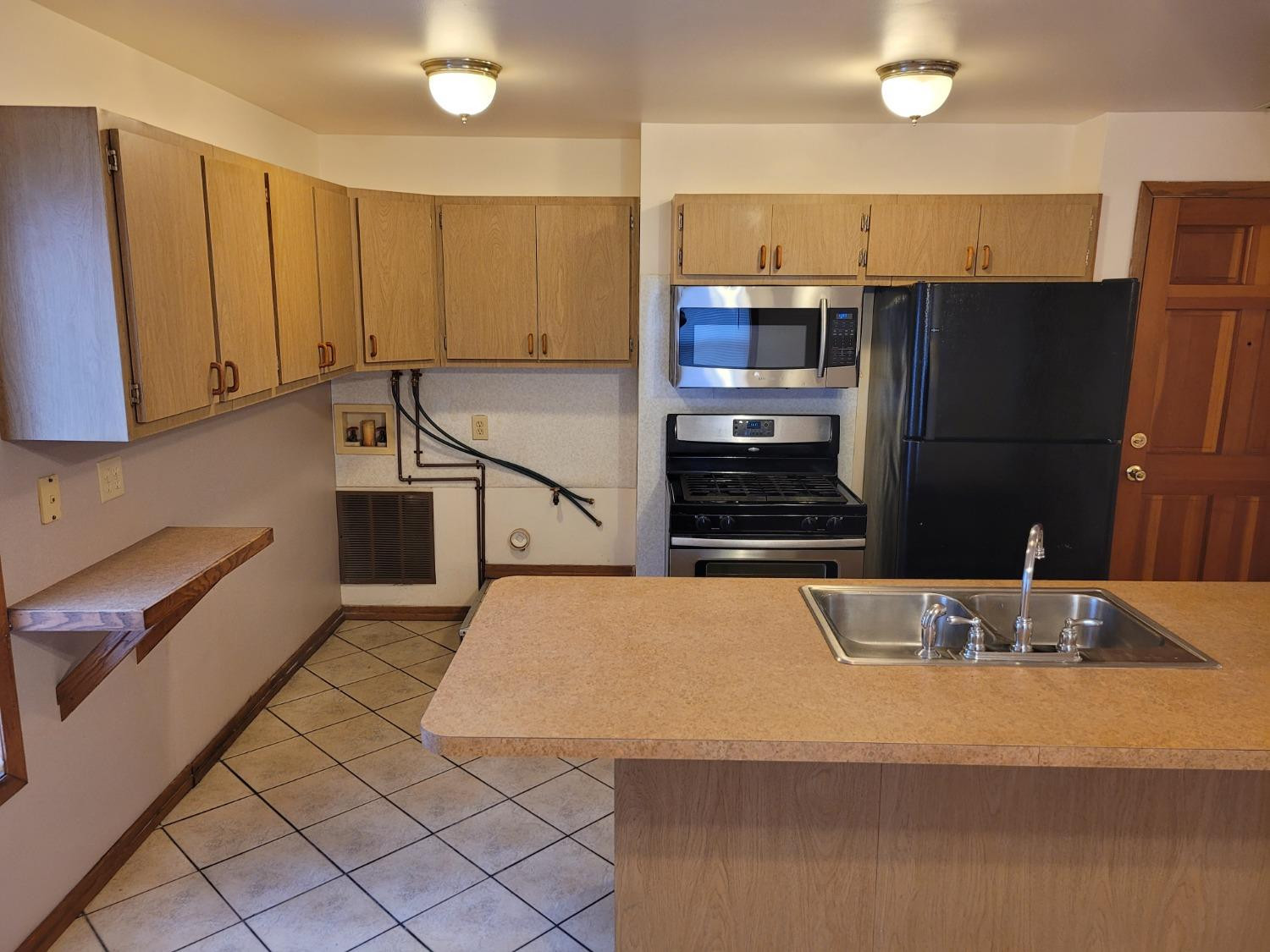 413 E 10th Street