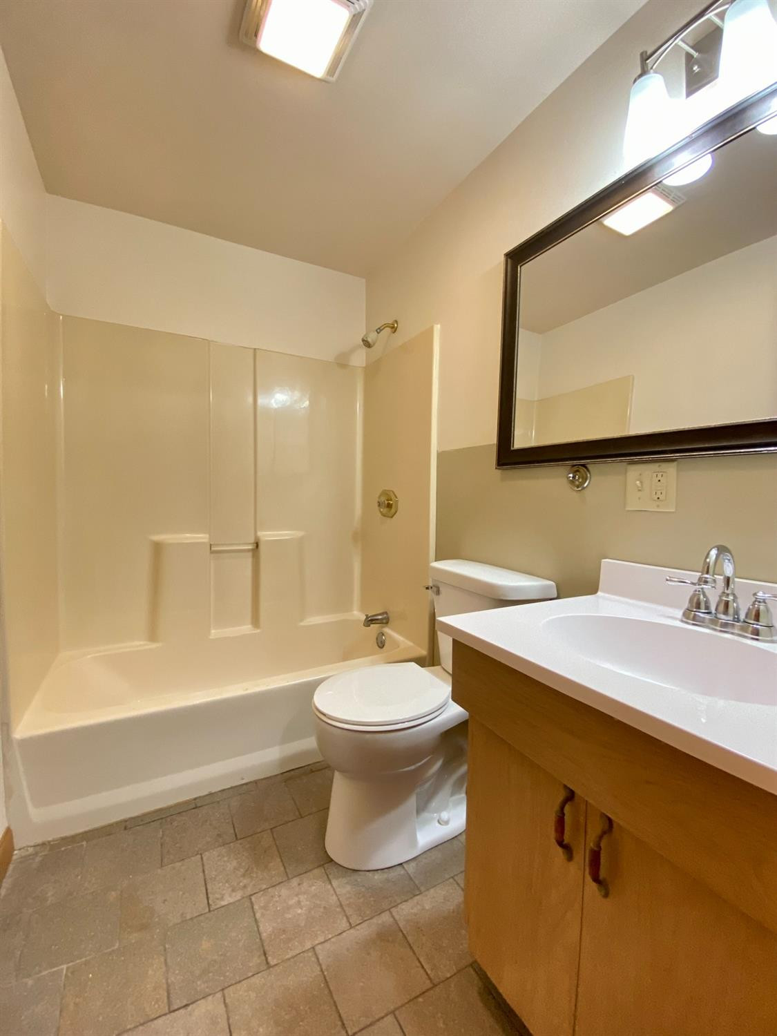 413 E 10th Street